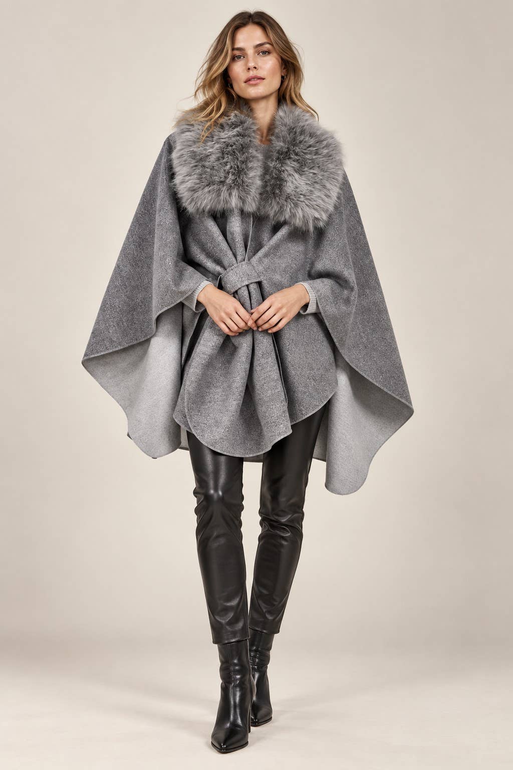 WOMEN'S CAPE