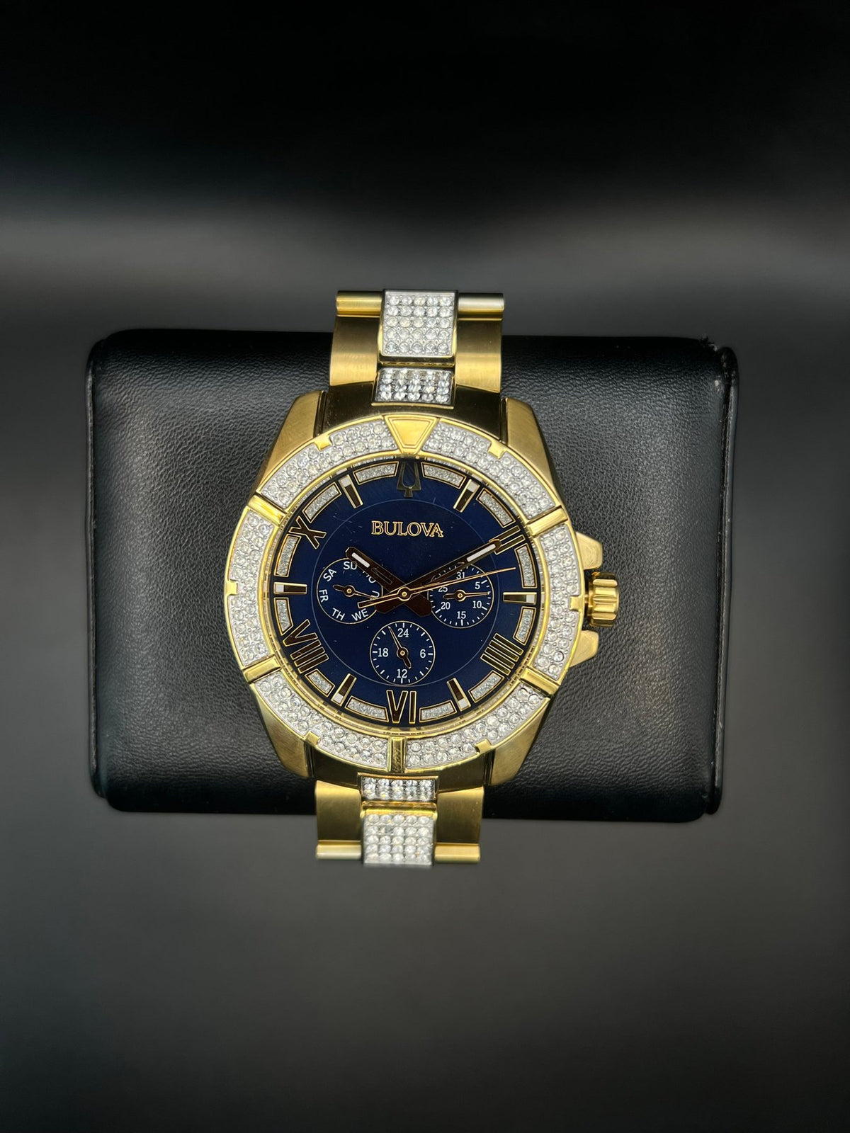 Reloj Bulova Crystal 98C128 de cuarzo de 44 mm con 318 cristales – Nuevo
