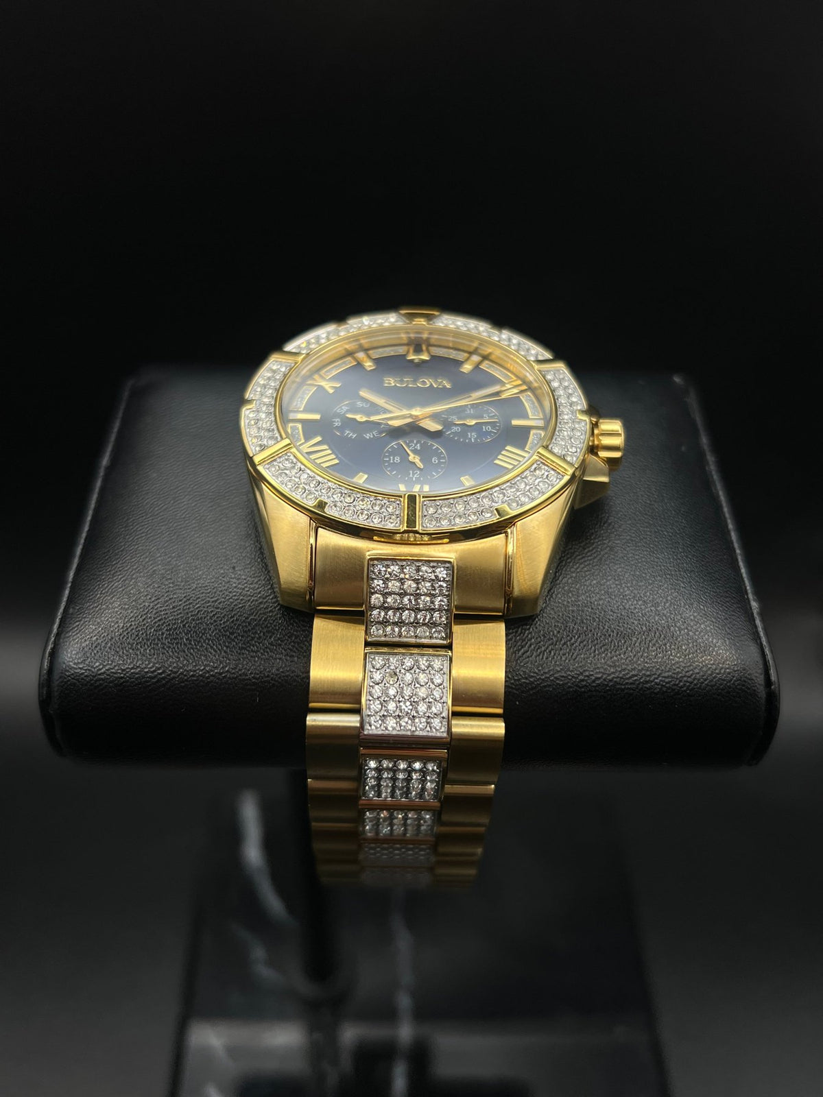 Reloj Bulova Crystal 98C128 de cuarzo de 44 mm con 318 cristales – Nuevo