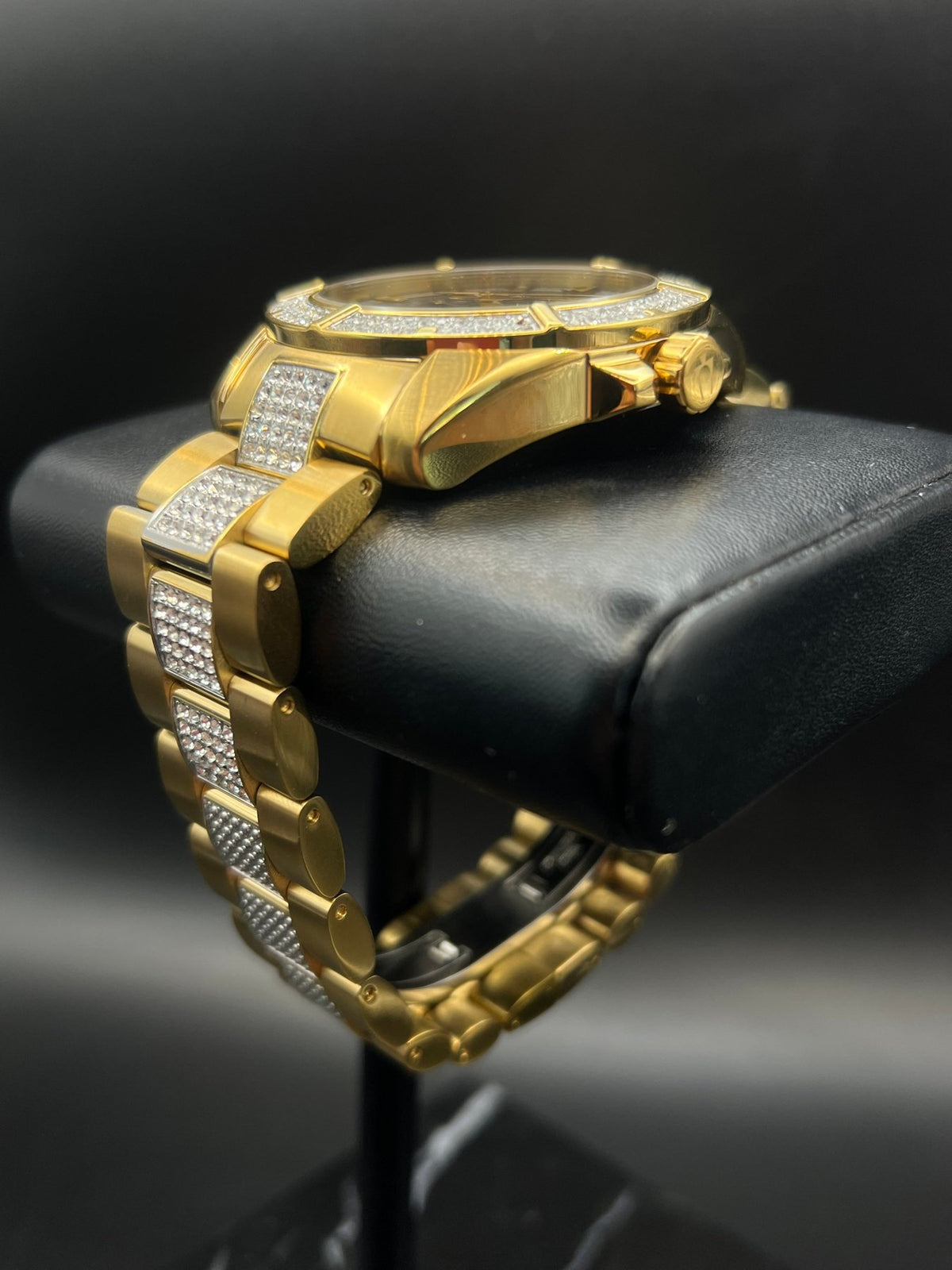 Reloj Bulova Crystal 98C128 de cuarzo de 44 mm con 318 cristales – Nuevo